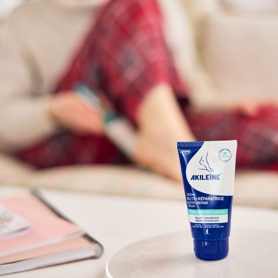 Slika Akileine Nutri Repair, krema za zelo suho kožo stopal - tuba (75 ml)